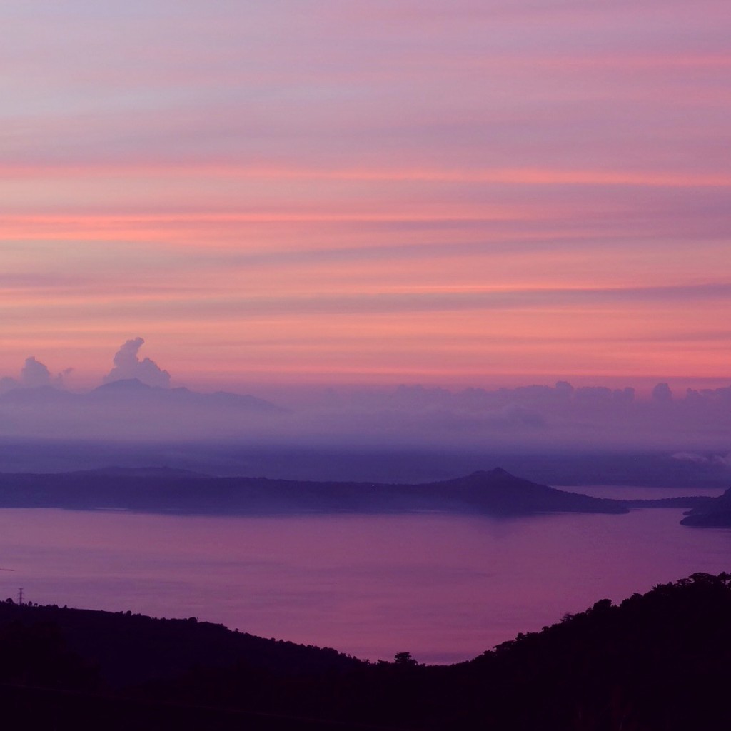 Taal Lake viewed from Tagaytay at 5 AM (Fujifilm X-A1)