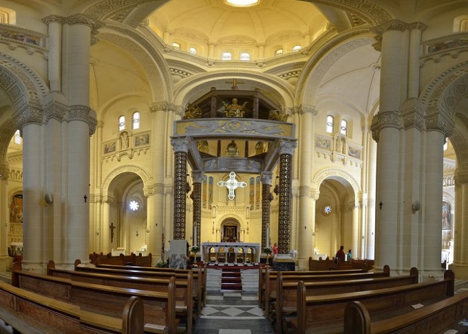 altar of Ta Pinu Basilica